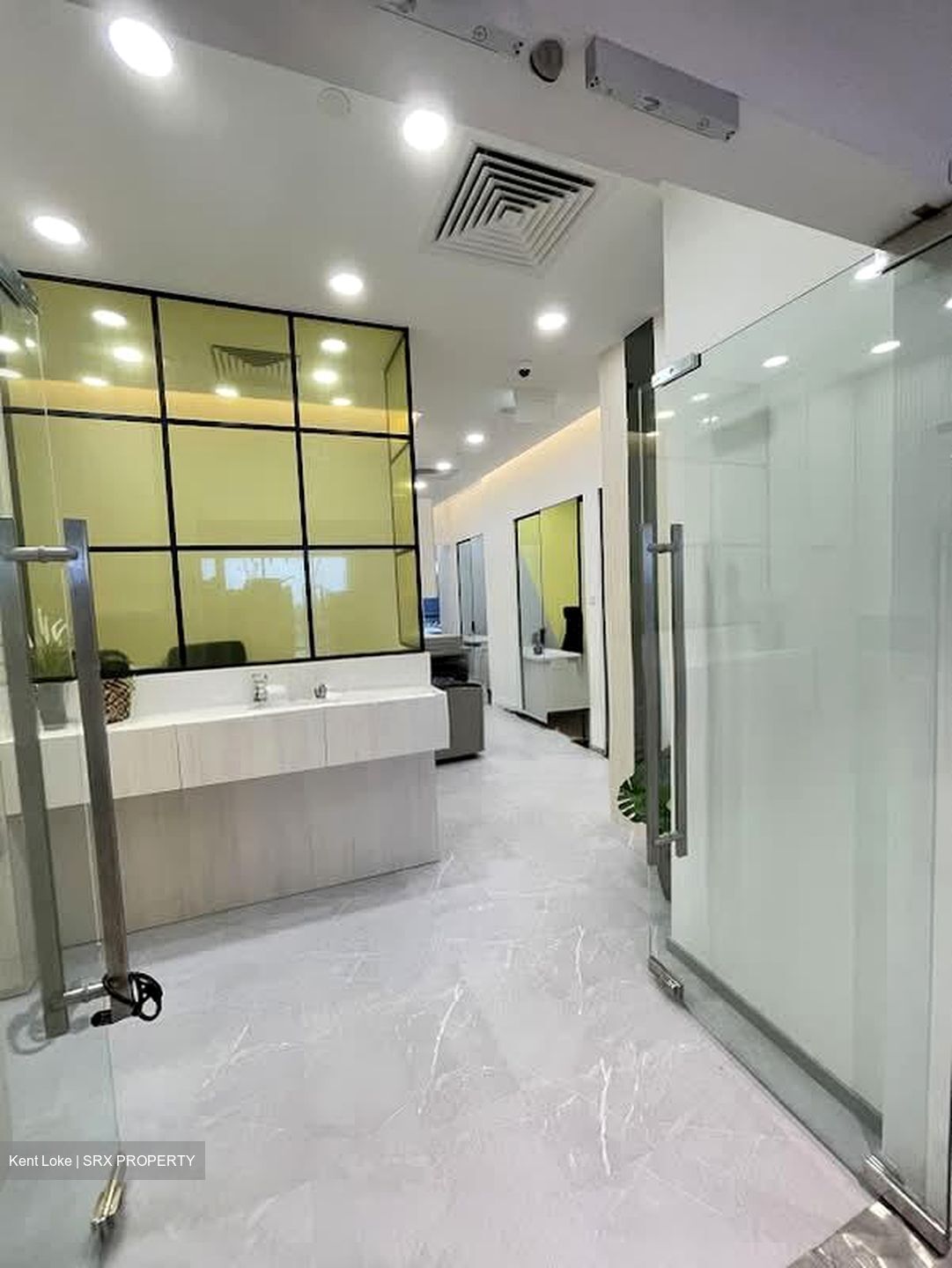 Woods Square (D25), Office #601933961